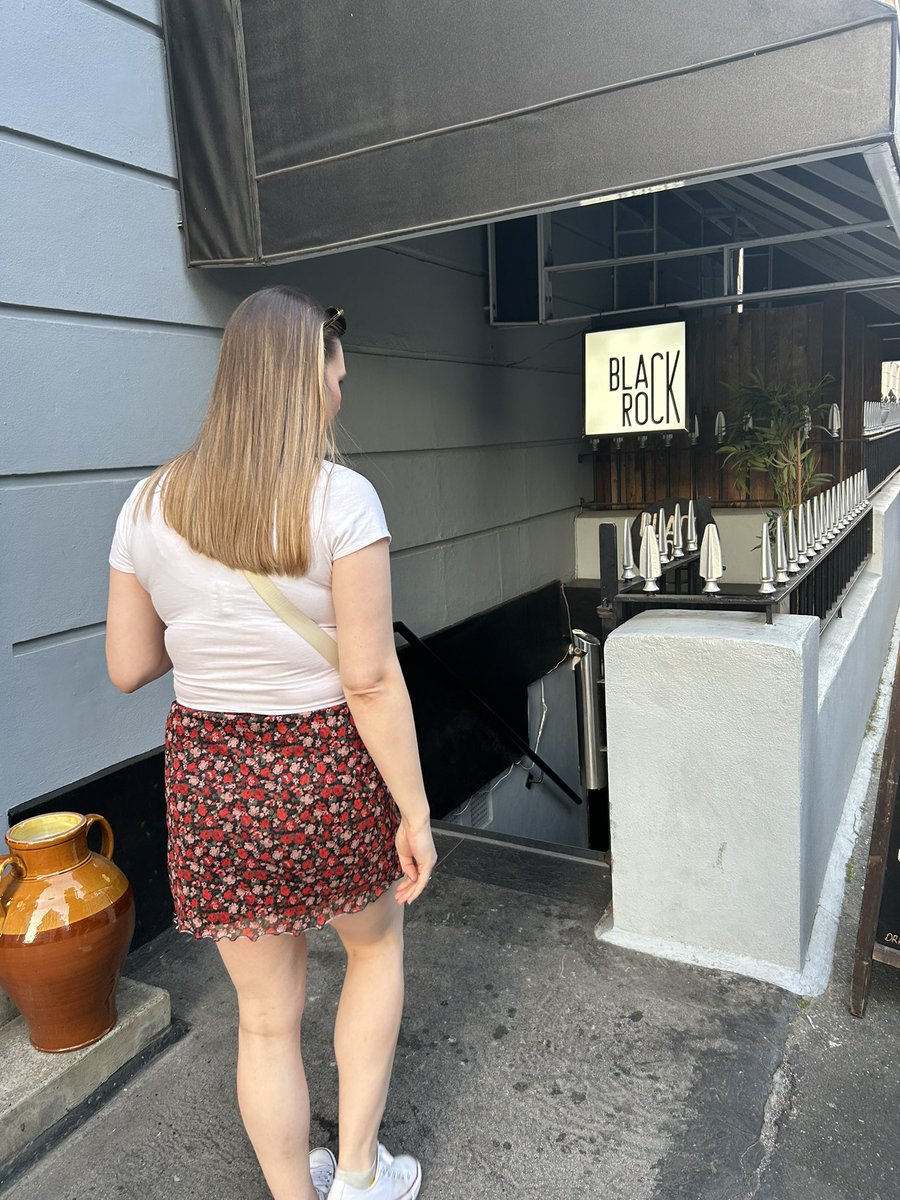 ChloeAllannah98's tweet image. Having a drink at “Luigi’s” 🥃 

#AshesToAshes