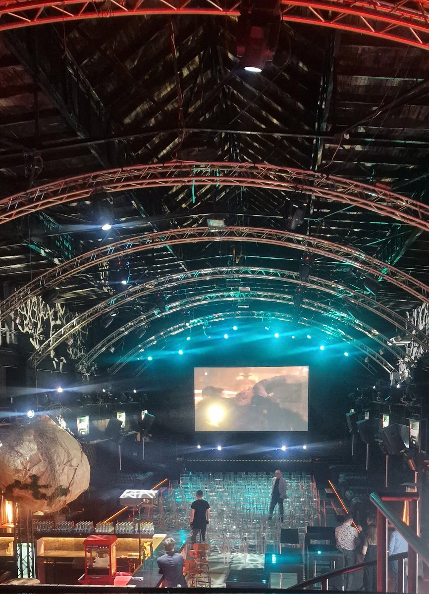 AnnaPytkowskaS's tweet photo. 🎬 We wtorek nasza przestrzeń eventowa #SpaceEventsClub stała się miejscem wyjątkowego seansu, przedpremierowego pokazu długowyczekiwanego pierwszego odcinka 2. sezonu #TheLastOfUs #event #premiera #wydarzenie #organizacjawydarzeń #przestrzeńeventowa #HBO https://t.co/McQnJQlukf