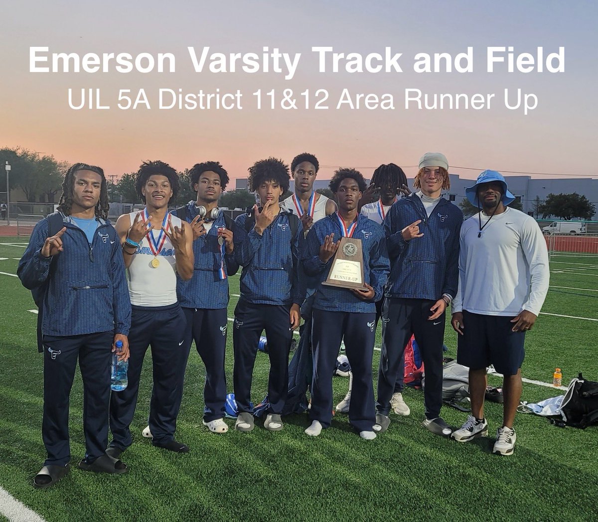 AnitaJack717's tweet image. 👟AREA TRACK MEET👟
🥈4x100 and🚨New School Record 🚨40.9
🏅4th 4x200 🥇4x400
AREA RUNNER UP!
ALL boys relays and  individual’s advancing to area!!! @BlakeGMcLane @preshaallenjr @xlv_jayson @Nick_C6 @KadenReyes5_ @D1_DAYDAYC @KDAVIDO_ @EHSMavs_TrackXC