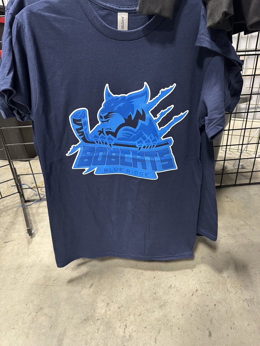 BRBobcatsHKY's tweet photo. 4 new items hot off the presses at The Den! Playoff tees, stylish new quarter-zips, spring-friendly short sleeve blueout tees, and a new high performance hat design! Stock up at this weekendโs games or at https://t.co/NcqnVDzHSa! #ClawIntoThePlayoffs #ThisIsRoarCounty #GearUp https://t.co/ywhEbIplt6