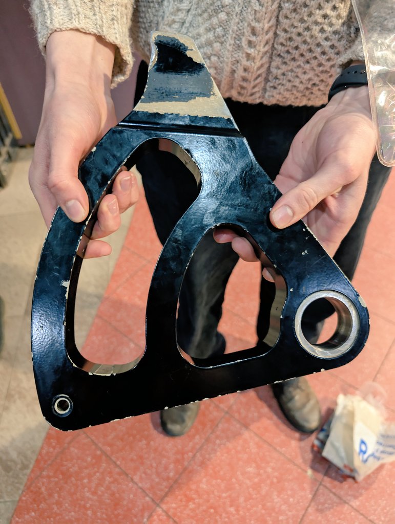 ChessingtonBuzz's tweet photo. We've just finished our food and park engineering legend Martin did a quiz and gave away a number of ride parts including old Arrows Dynamic originals
We didn't win but a few lucky folks got some great prizes!
#Vampire35
#VIPExperienceBTS https://t.co/n7qt1lAG9h