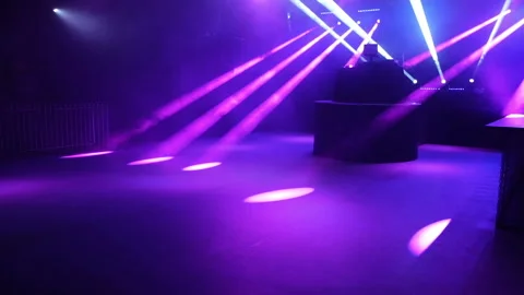 Adderz__'s tweet photo. @xqcreviews The club when ts come on : https://t.co/gvwbNY0XgF