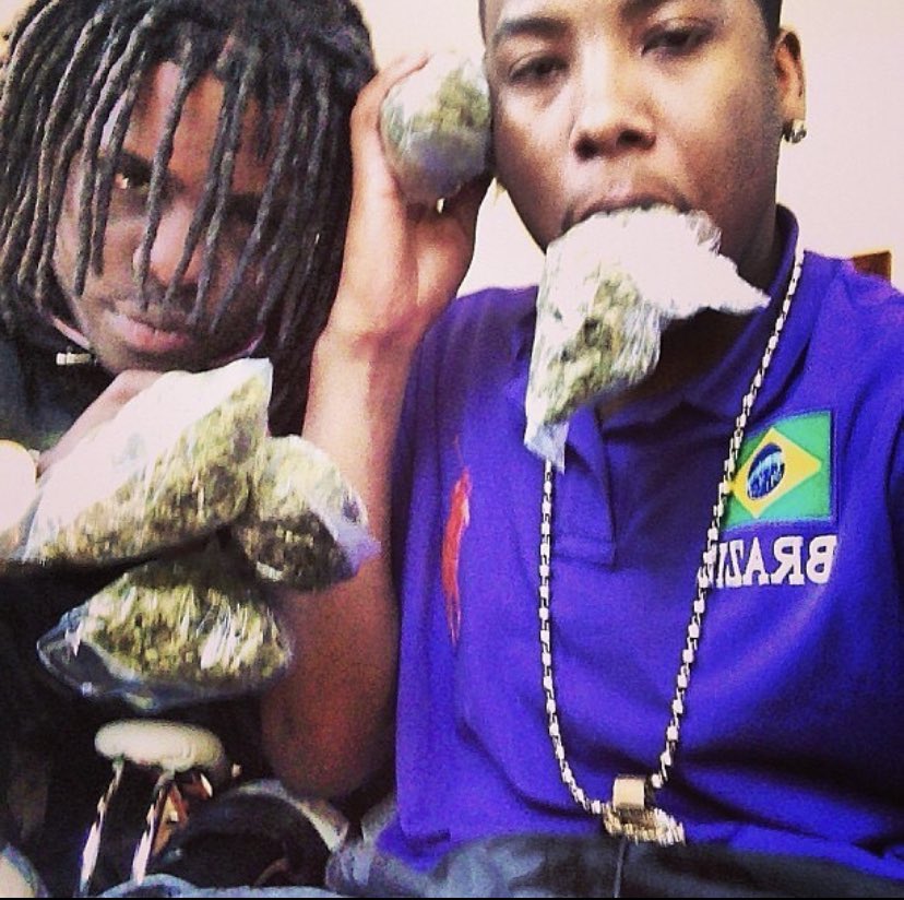 Skrappy2332's tweet photo. 300 followers #3hunna🌞 https://t.co/ucMvUczBeJ
