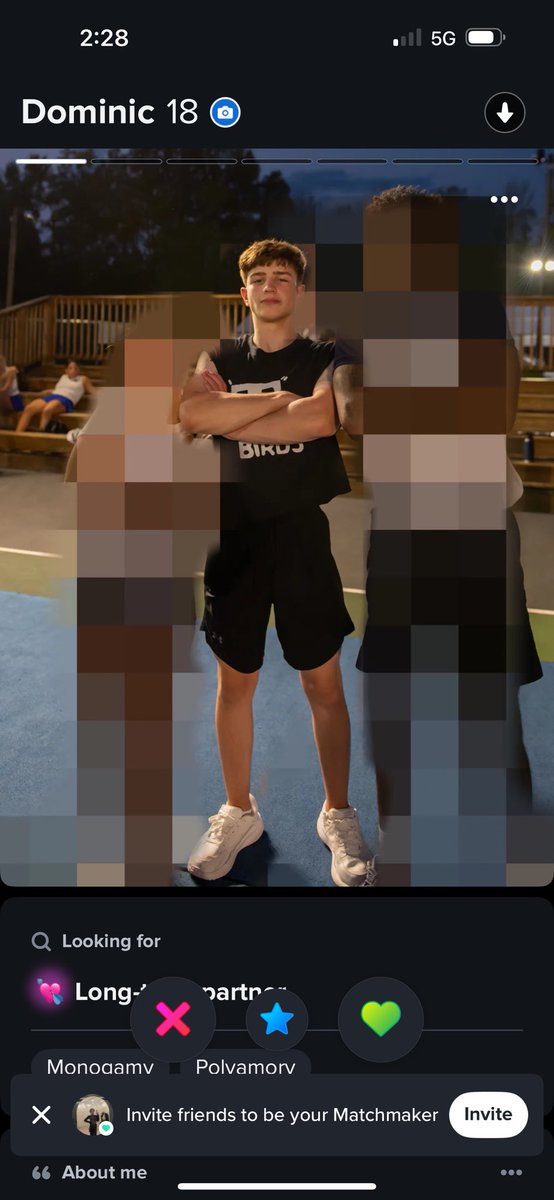 itsyourbasicfag's tweet image. there’re kinda white twinks like these with fucking THROUPLE TOPS LTR and then there’s me with none 🙃 I demand justice for fem twinks this is just unacceptable 

#lgbt #twinks