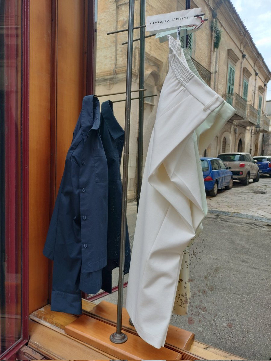 RONGHI1920's tweet photo. alla luce del giorno o con le luci della sera sarai sempre unica nei nostri look di primavera 🔴 #RONGHI in via Soccorso 24 a San Severo 🔔 contact on web https://t.co/LBnY8dvNZU