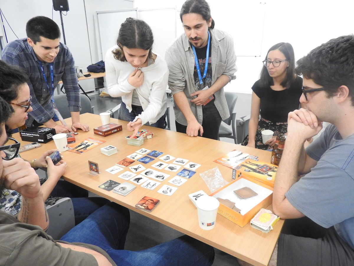 INVICTA_School's tweet photo. Additionally, Luís Braga from Câmara Municipal do Porto presented the Study in Porto platform.💻

We did not forget about the Social Events! On this day, we hosted the social game's night in @INESCTEC.🎲🃏

🧵[2/3] https://t.co/08MeA0OnXP
