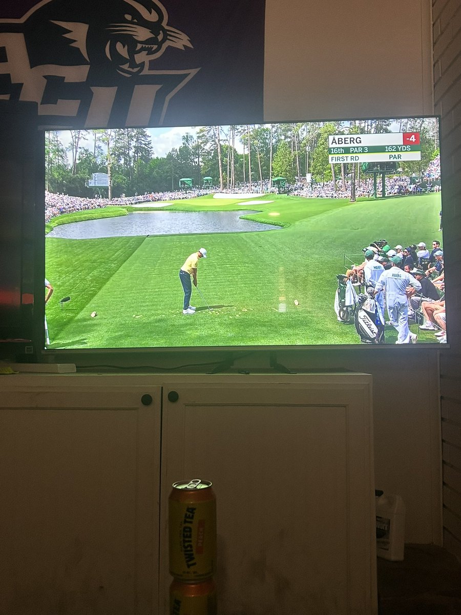 Quinnshawn17's tweet photo. Tossing back a couple tweas watching the prettiest swing in golf. #expand #Aberg #freakyfriday https://t.co/4b0KyOLCQF