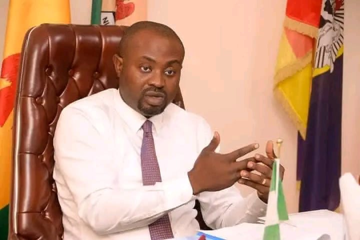 NigeriaStories's tweet photo. BREAKING NEWS: Federal Government has imposed a 10-year entry bans for visa overstays and $15 daily fine effective from August 1st 2025 https://t.co/Sy5LiLsAxX
