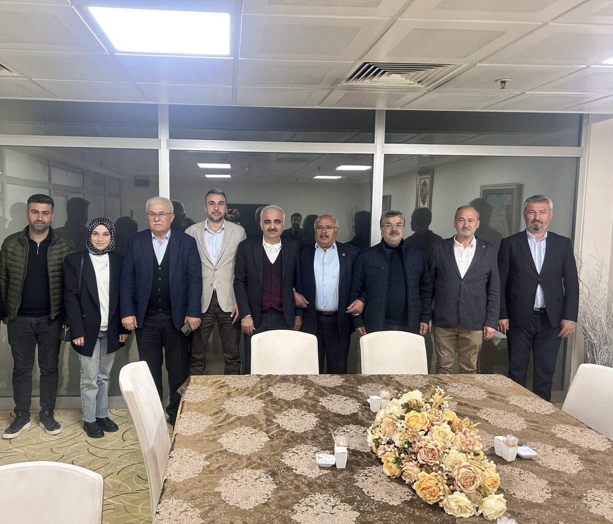 AK Parti Adıyaman Belediye Meclis Üyesi Kağan Taş’a mecliste yapılan çirkin saldırıyı kınıyorum.

Bu saldırı Adıyaman halkının onuruna yapılan bir saldırıdır. Bu tahammülsüz yönetim anlayışını en sert şekilde kınıyor, Belediye Meclis Üyesi Kağan Taş’ı, halkın ve basının sesi olma