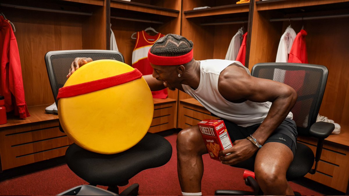 JimmyButler's tweet image. best time to have cheez-its are? #bts #wantitneeditcheezit