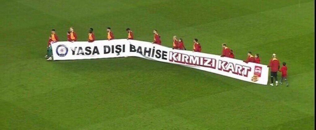 thefenerbahce01's tweet photo. Galatasaray budur, eksiği fazlası yok. Budur: https://t.co/vX9vKKd5oi