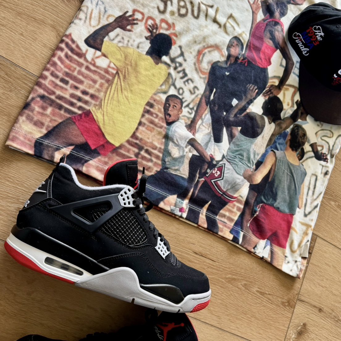 iAmTMCII's tweet photo. What y’all rocking today ?
#outfitgrid @outfitgrid 
🧢#VintageBullsCap
👕#JordanTee
🩳#EricEmanualShorts
👟#Jordan4Bred https://t.co/1rrX4xAU1P