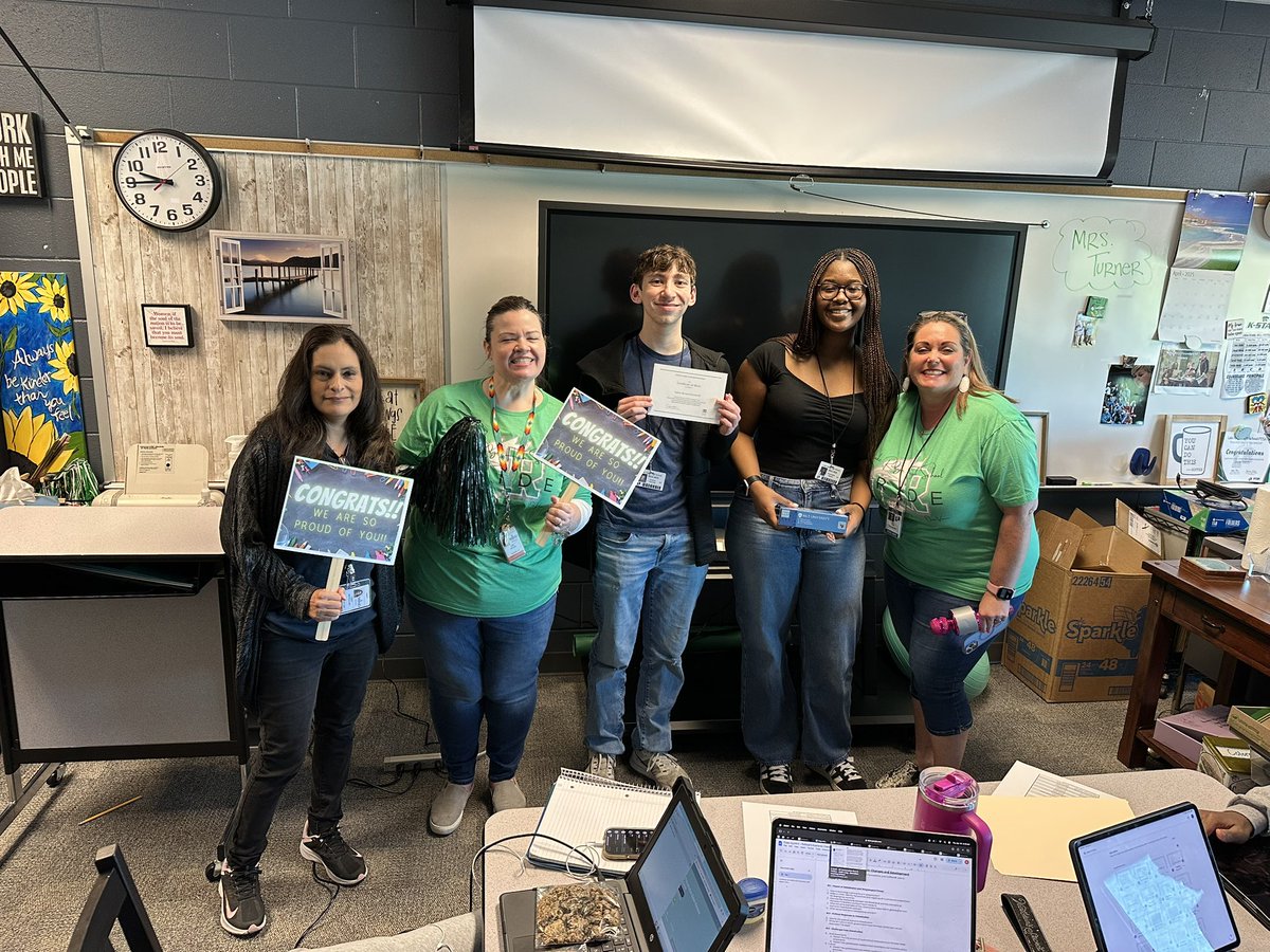 LRHSCounselors tweet media