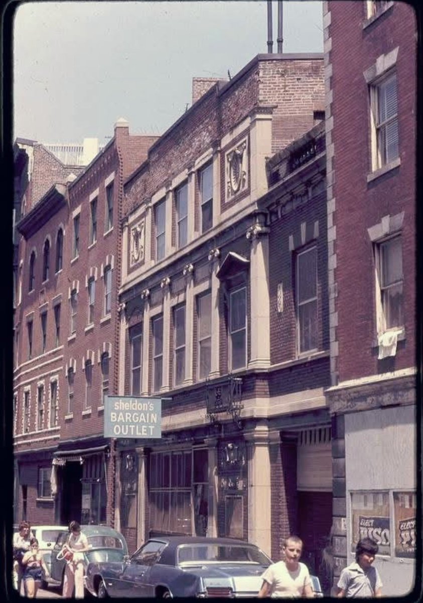OldSchoolBoston's tweet photo. Salem Street - North End  1975. @BPLBoston https://t.co/iKlmI5ybBL