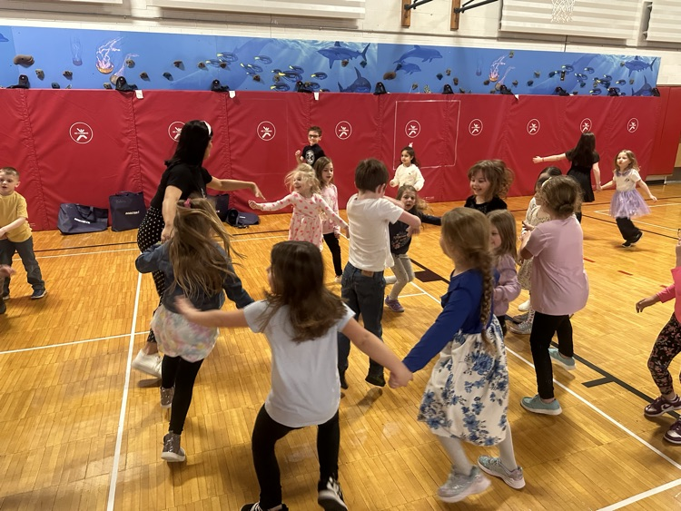 FricanoPrimary's tweet photo. A huge thank you to everyone who donated to our Booster Fundraiser! We surpassed our goal and had an amazing Dance-a-thon today! https://t.co/Rj0Or2gTla