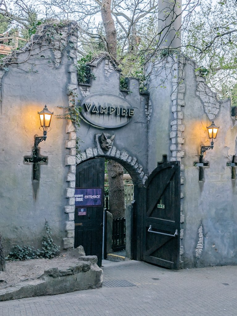 ChessingtonBuzz's tweet photo. Group 1.... Our tour is about to begin
We're first in the station!
#Vampire35
#VIPExperienceBTS https://t.co/QCUfJpjExW