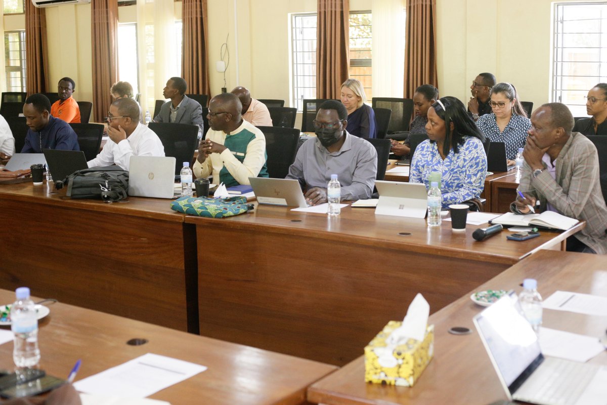 Rwanda Basic Education Board (@rebrwanda) on Twitter photo Today, Minister of Education, <a href="/JoNsengimana/">Joseph Nsengimana</a>, chaired a Basic Education Sub-Sector Working Group meeting. The meeting brought together REB and development partners involved in basic education to review progress and discuss strategies for promoting quality education. Today, Minister of Education, <a href="/JoNsengimana/">Joseph Nsengimana</a>, chaired a Basic Education Sub-Sector Working Group meeting. The meeting brought together REB and development partners involved in basic education to review progress and discuss strategies for promoting quality education.