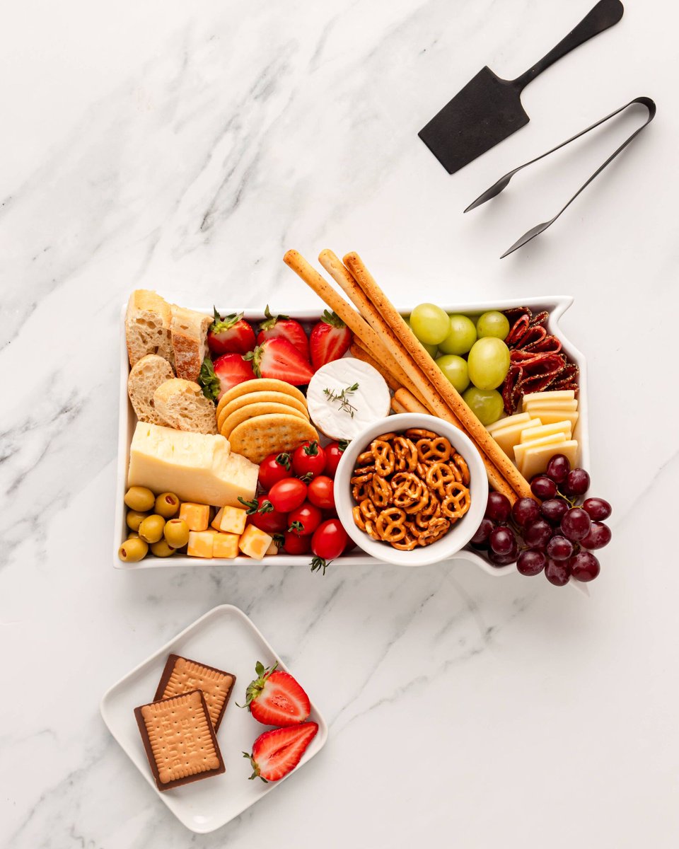 ChivillaBay's tweet photo. Limited drop! Only 8 available! Bring a little South Dakota pride to your next dish. This state-shaped porcelain bakeware is oven-safe, microwave-safe, and dishwasher-safe. $62 with FREE SHIPPING
#SouthDakotaPride #KitchenGoals #ChivillaBayStyle #OnlyAtChivillaBay https://t.co/NGNed2vFM3