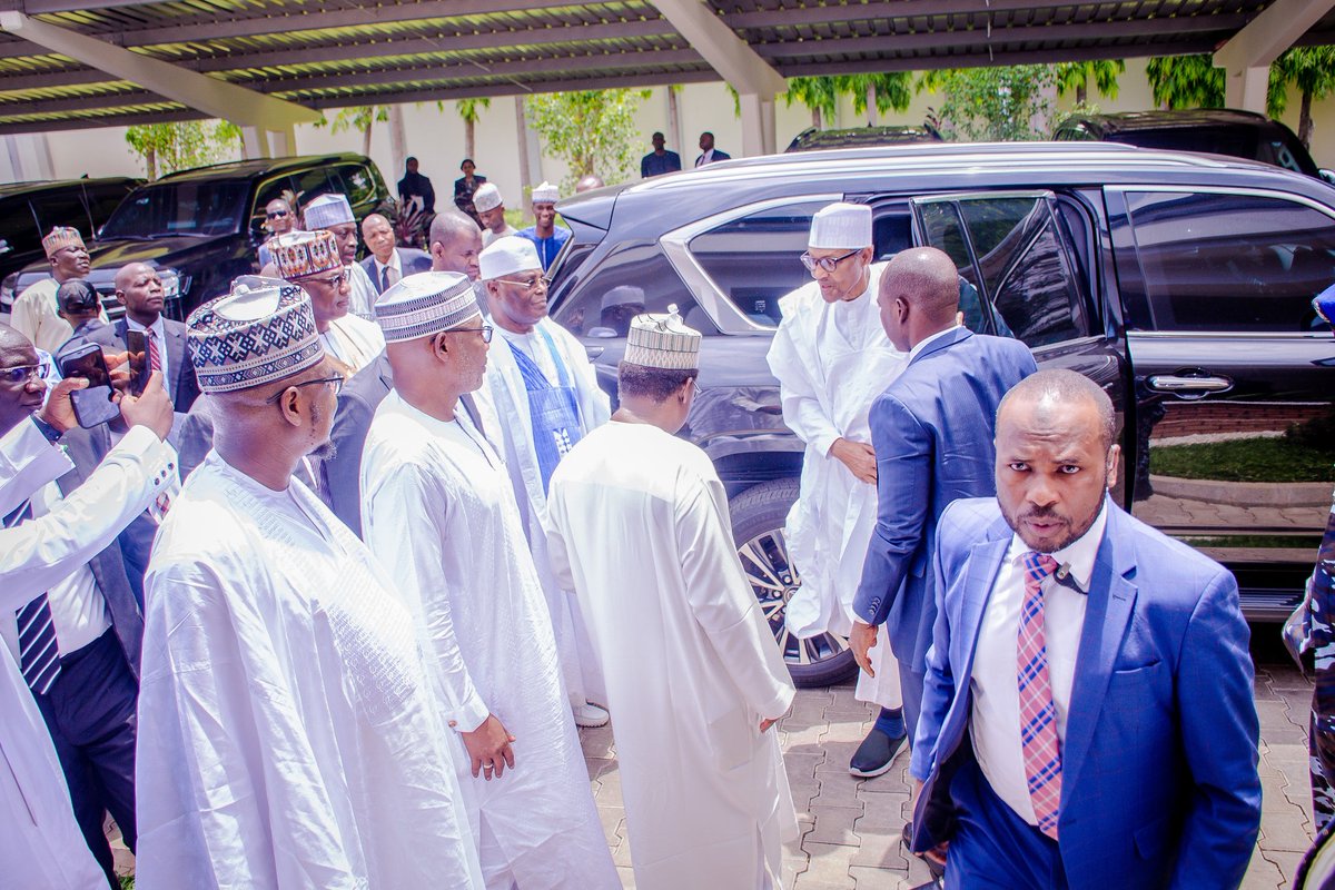 Buharisallau1's tweet photo. His Excellency Muhammadu Buhari joined  hundreds of worshippers for two Raka'at Jumaat congregational prayer, in Kaduna on 11th April 2025. https://t.co/Qn60jhzQY8