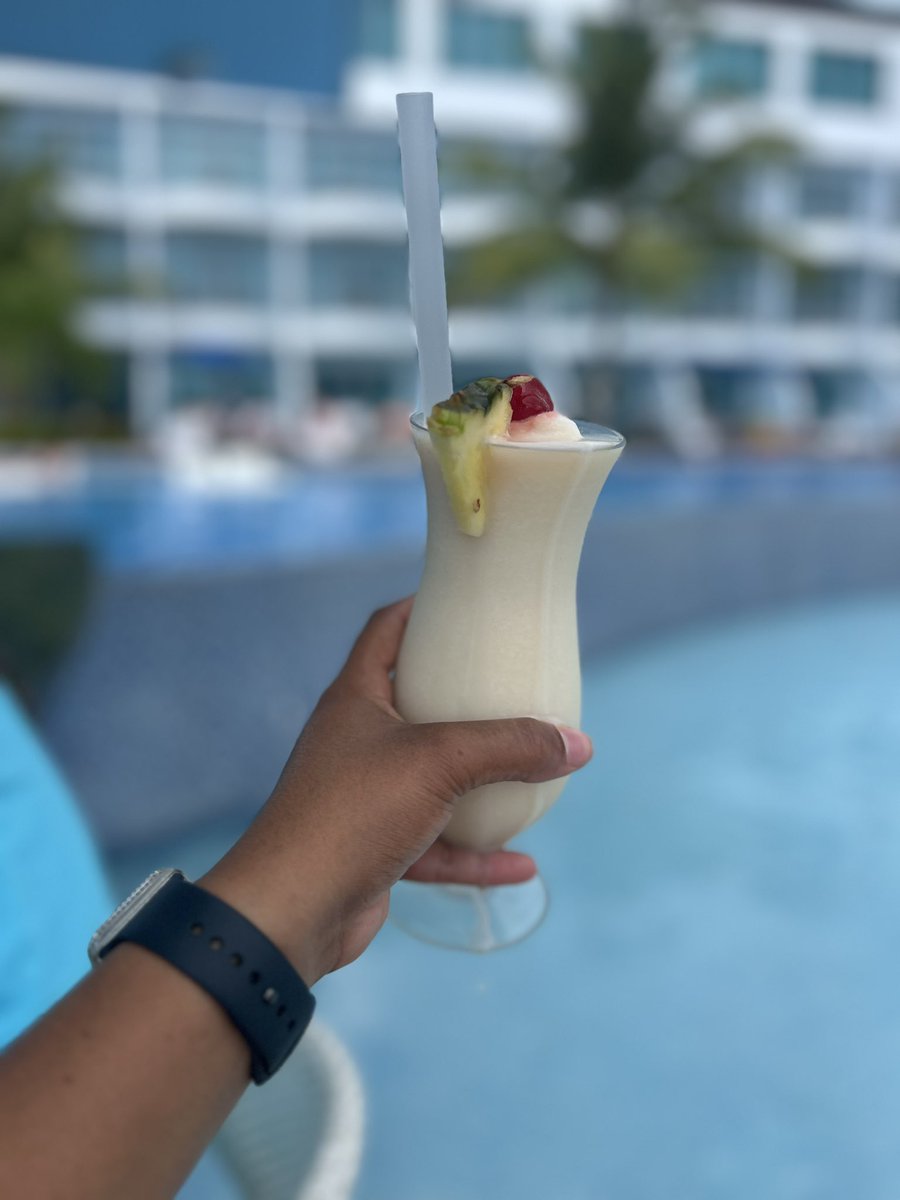Shabine767's tweet photo. Happy Friday 🥳 #SLU #HarborClub https://t.co/evAlNqRkEm