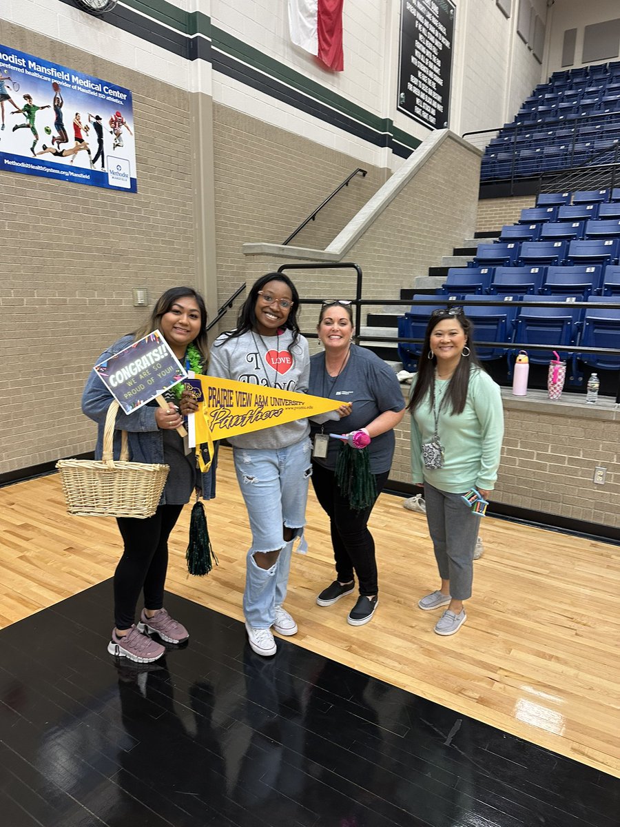 LRHSCounselors tweet media