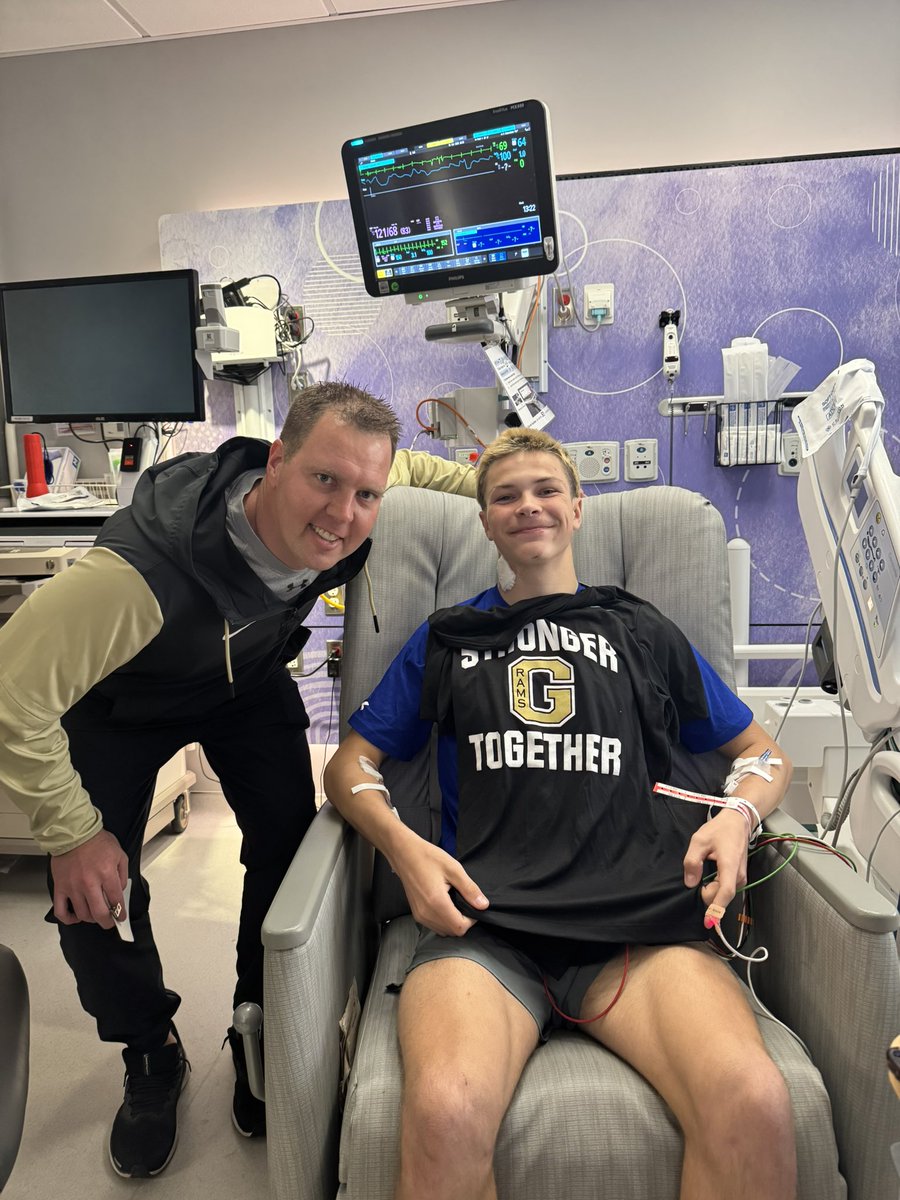 Was great to meet Creston student-athlete Nate Bentley today at Children’s hospital! Nate is recovering great after Tuesday’s medical emergency at our track meet. Nate is as tough as they come! Thanks for making my day Nate! <a href="/DriskellScott/">PantherAD</a>