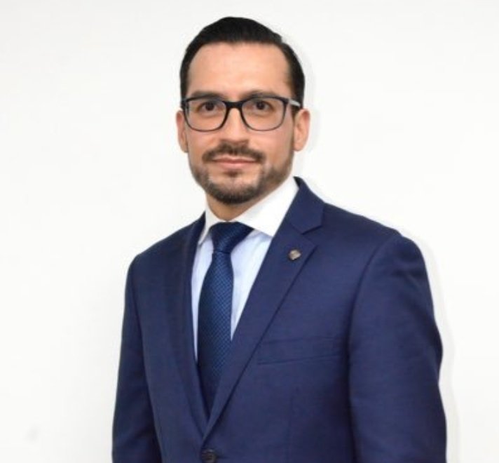 Mario Rosales (@vozdeltuit) on Twitter photo #BreakingNews Habemus Superintendentum. Werner Ovalle vuelve a la <a href="/SATGT/">SAT Guatemala</a> . Es electo nuevo Superintendente. #BreakingNews Habemus Superintendentum. Werner Ovalle vuelve a la <a href="/SATGT/">SAT Guatemala</a> . Es electo nuevo Superintendente.