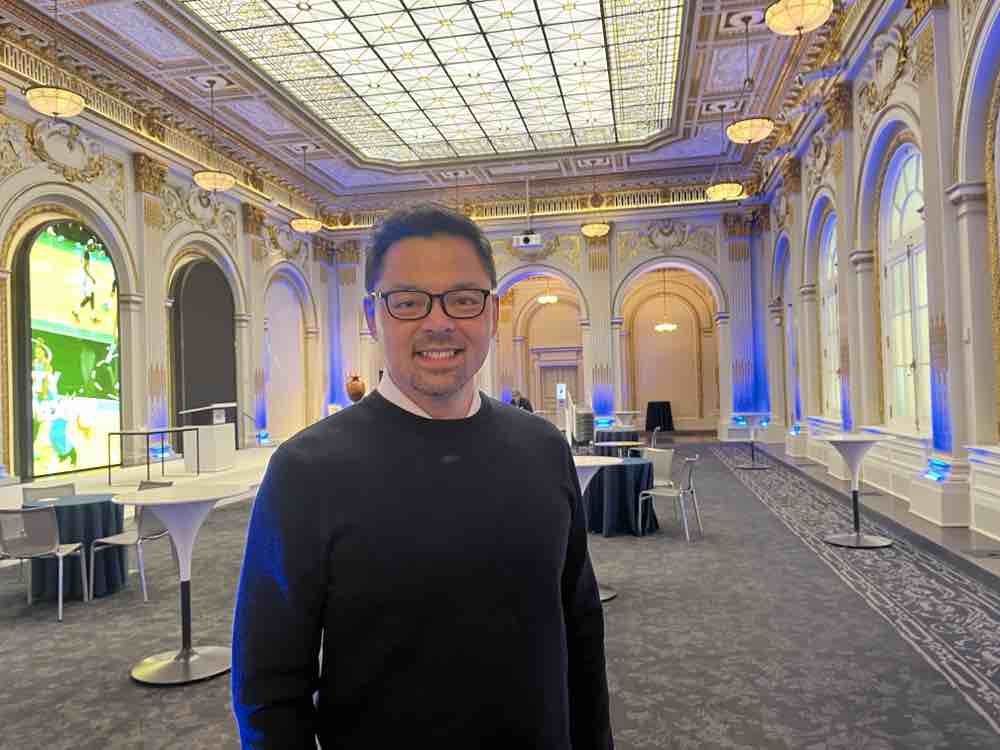 Skyline_CCG's tweet photo. Wrapping up a dynamic week in New York, Skyline coordinated an interview at the @NYSE between @jd_durkin and Martin J. Shen, CEO of our client @FingerMotionInc (@Nasdaq: $FNGR).

Following FingerMotion’s participation at the LD Micro 15th Annual Invitational, this on-camera conversation was a timely opportunity to further share the company’s vision with a broader financial audience.

FingerMotion is an evolving technology company focused on mobile payment and recharge platform solutions in China, dedicated to driving digital innovation and delivering value to consumers and investors alike.

Stay tuned for the full interview.
#SkylineCCG #FingerMotion #NYSE #InvestorRelations #CapitalMarkets #SmallCapStocks #TechStocks #Fintech #DigitalInnovation #CEOInterview #LDMicro #MediaRelations

Skyline is paid by $FNGR for IR services. Disclaimer 17(b):  https://t.co/l7EgTHZqdd