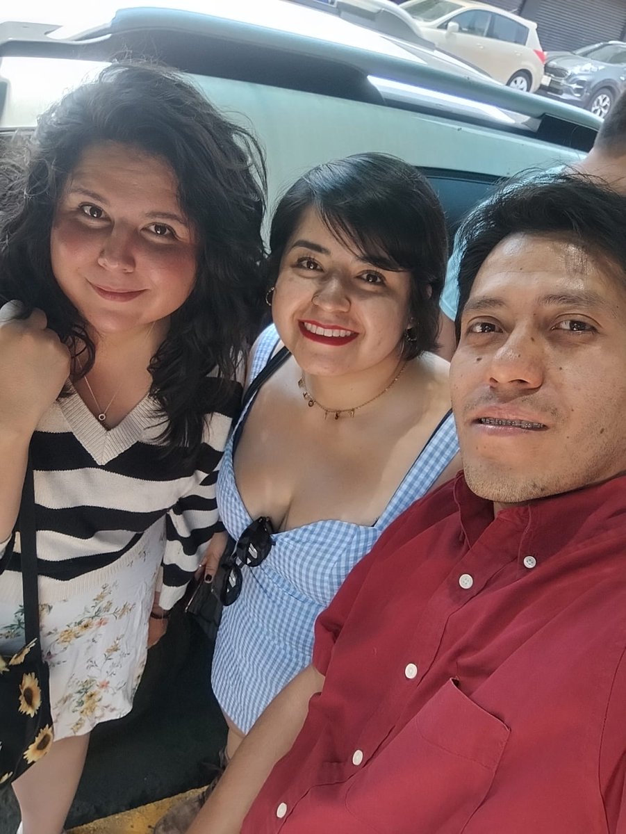 Aquí con mis mejores amigos convoyentes en las fotos más recientes que tenemos (son del sábado). 🖤💛🖤💛🖤💛 Diles que los adoro y que muchas gracias por siempre estar conmigo, escucharme, por ser tan divertidos y así. 🥰🥰🥰🥰

 <a href="/soy_una_rana/">Just Ivas</a>
 <a href="/AxelSinNumeros/">ElacSel</a>

#DaphneEnConvoy