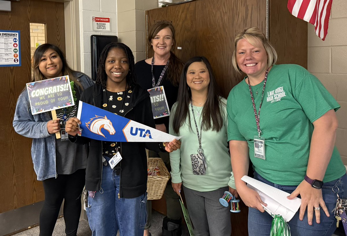 LRHSCounselors tweet media