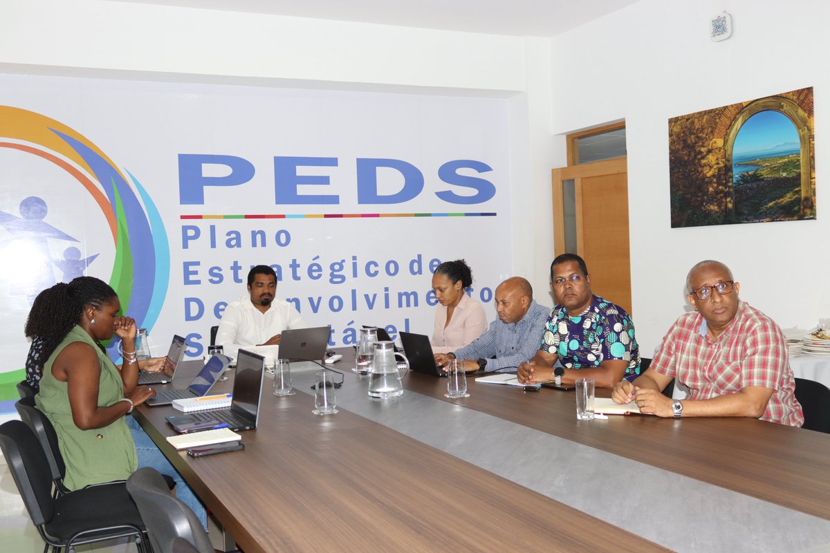GilsonPina2's tweet photo. Governo de Cabo Verde e Banco Mundial - negociação do financiamento adicional ao Projeto Cabo Verde Digital, é uma iniciativa estratégica que visa impulsionar a transição digital do país. O financiamento adicional no montante equivalente a 20 milhões de dólares. https://t.co/PQUI9MjxGU
