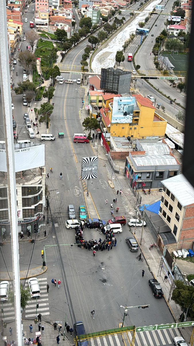 14:50
Calacoto y la 17 de Obrajes. 
Amor de Dios y Aranjuez despejado