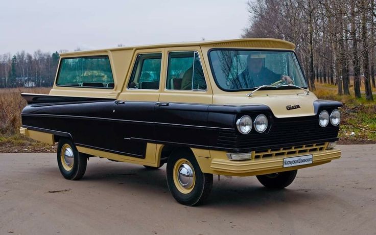 QuirkyRides's tweet image. An old favourite of mine is the #1950s Start #minibus from #Soviet era #Ukraine. Looks a lot like a #Chevrolet #Greenbriar though.