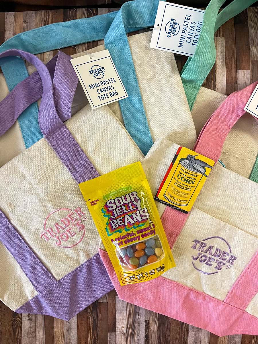 pluto898's tweet photo. To help with my fundraising for the NYC Marathon, I am raffling this beautiful set of four Trader Joe’s Mini Pastel Canvas Tote Bags, Sour Jellybeans, and a $50 gift card! 
 1/2 https://t.co/tmDg9Y0TYX