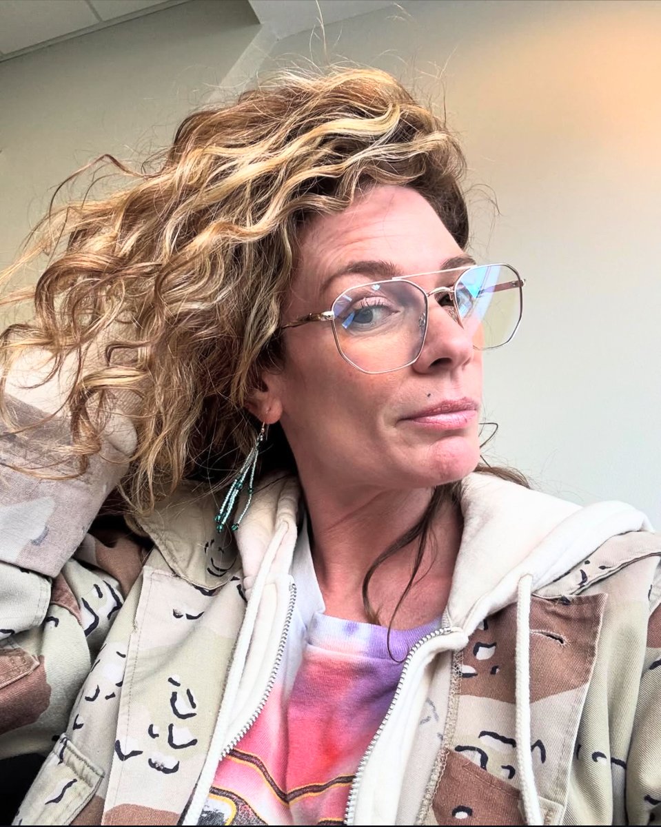 EvaScrivo's tweet image. Lighten and brighten for spring 🌼
Brunette to blonde. 

#evascrivosalons #springvibes #foils #dimension #highlights #brunettetoblonde #clientselfie