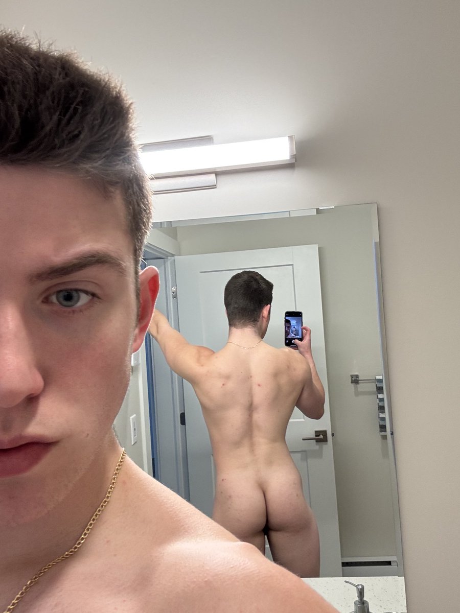 Retweet if I can sit on your face🍑 
65% off sale⬇️
onlyfans.com/shrededboi69/c4