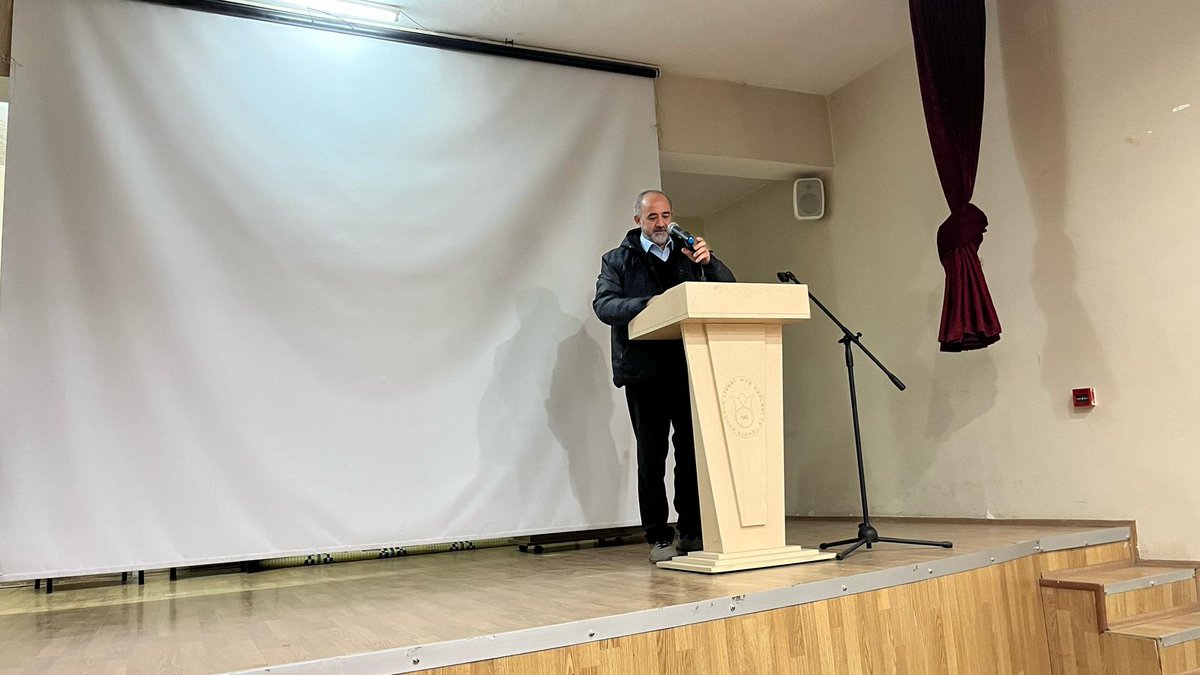 Okulumuz konferans salonunda Kariyer Günleri etkinliği kapsamında gerçekleşen etkinlikte, Muş Alparslan Üniversitesi Makine Mühendisliği Bölüm Başkanı Doç. Dr. Salih Özer ve Gazi Üniversitesi Mühendislik Fakültesi öğretim üyesi Prof. Dr. Rahmi Ünal, öğrencilerimizle buluşarak +