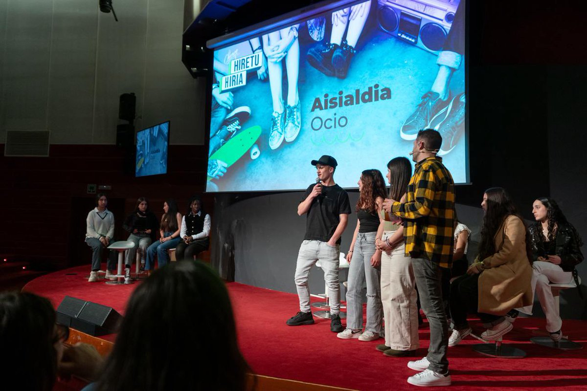 Drogen kontsumoa prebenitzeko ‘Kontzientzia piztu’ proiektuak irabazi du #HiretuHiria 2025 saria
ℹ️ v-g.eus/4cutU9y

El proyecto ‘Kontzientzia piztu’ para prevenir el consumo de drogas gana el premio #HiretuHiria 2025
ℹ️ v-g.eus/43Qtlom

👏🏽👏🏽Zorionak