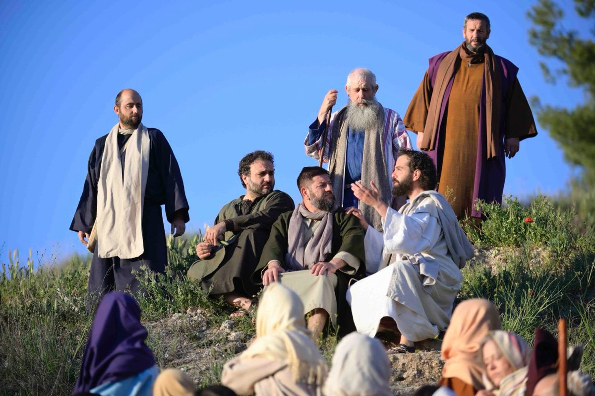 ✝️ La Comunidad de Madrid anima a conocer en Semana Santa la tradición y patrimonio cultural de 40 pequeños municipios de la región.

👉 Destacan La Pasión Viviente de Jesús en #Valdilecha y #ElMolar, o el Vía Crucis de #RozasDePuertoReal.

+Info: c.madrid/d2wu5