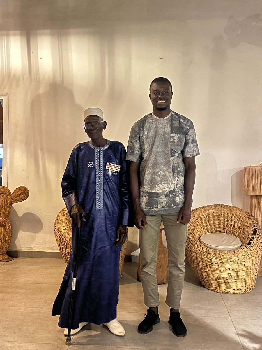 J’ai rencontré un tirailleur sénégalais…

Sergent-Chef Diao : 
« j’ai fait la guerre d’Indochine et je suis allé aussi en Algérie ».

Tirailleur sénégalais, Yoro Diao vit aujourd’hui à Passy dans le département de Foundiougne. 
Il est né deux fois…

M. Diao est le petit fils du