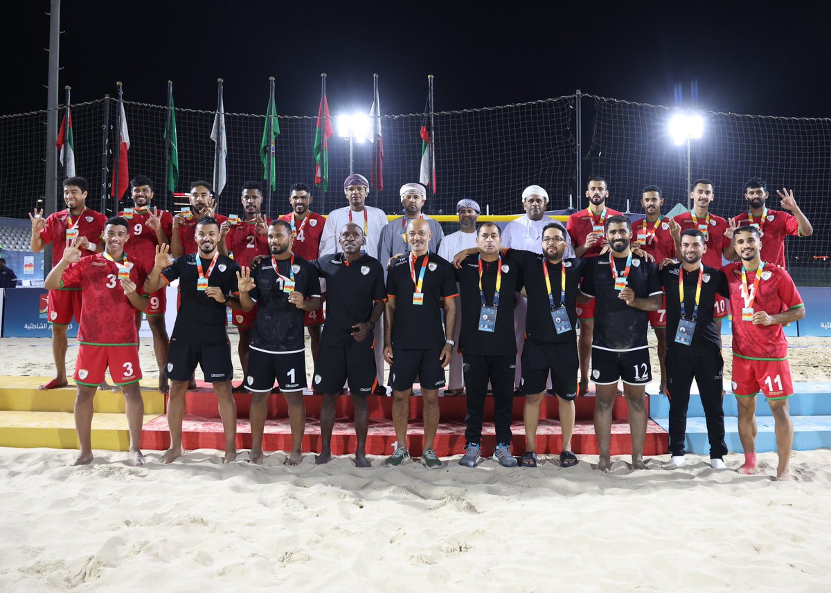 GccBeach3's tweet photo. 📸 تكريم منتخب عمان بذهبية دورة الألعاب الشاطئية الخليجية 🥇🇴🇲

#كرة_القدم_الشاطئية
#الألعاب_الشاطئية_مسقط2025 https://t.co/tcoPeE8hnp
