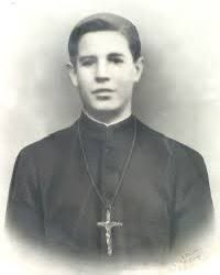 YugaAlejandro's tweet photo. Juan Duarte nació en Yunquera, Málaga, el 17 de marzo de 1912.
Ingresó en el Seminario en el curso 1925-1926, a la edad de trece años.
Sometido a torturas durante varios días y en distintos lugares con el propósito de que blasfemara. Tentado incluso con alguna mujer
 (+ 👇🏻) https://t.co/nDgx8rwOt1