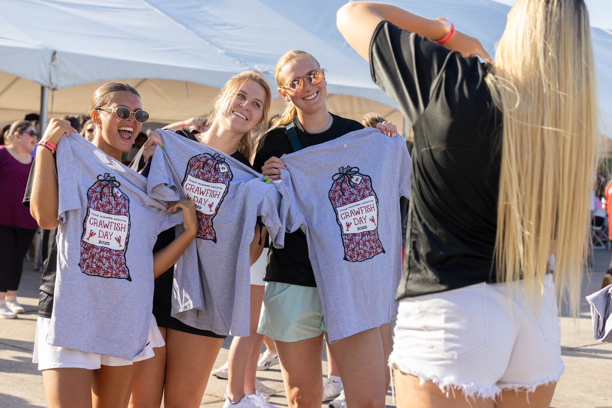 NichollsState's tweet photo. One of the best traditions on campus. Crawfish Day 2025 was full of food, music, and good times🦞Thanks to SPA for another great year! #CrawfishDay #GeauxColonels https://t.co/RFIxlMzswq