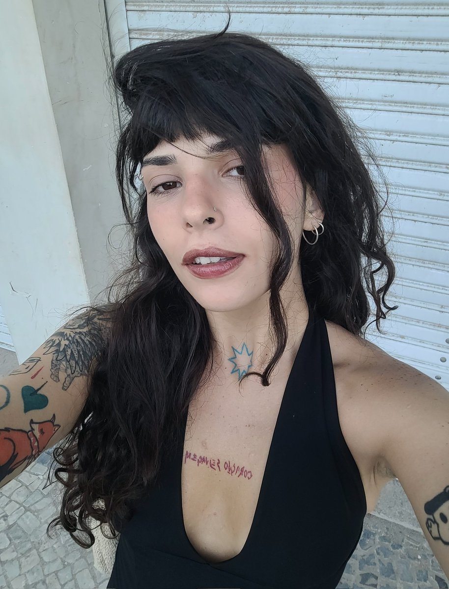 mirrrrr_na's tweet photo. Eu // Minha arte 🖤💣💥 https://t.co/OwkzraR4j4