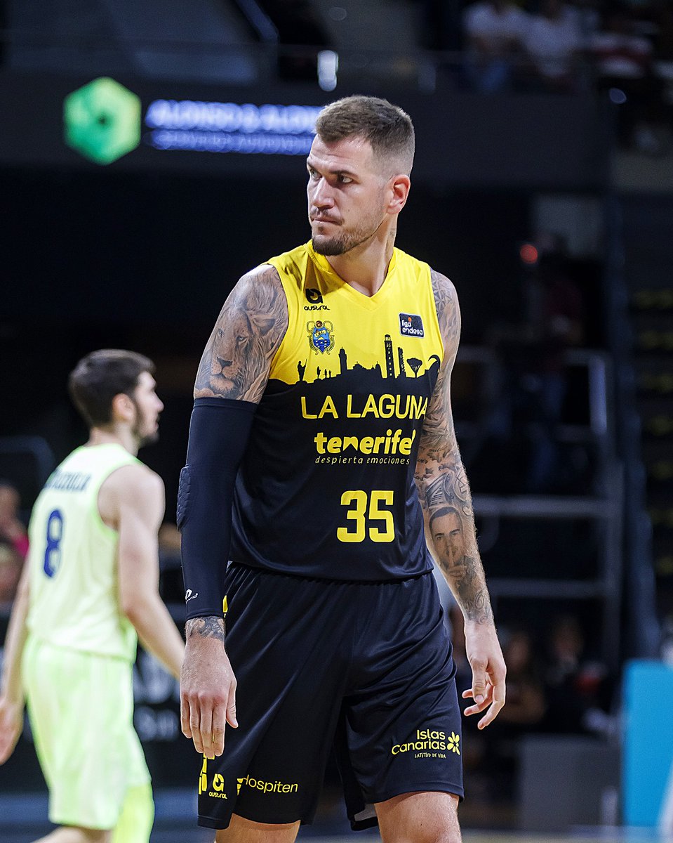 rdavmam's tweet image. Mucho ánimo, Fran 💪✨
Nos alegra que la operación haya salido perfectamente 🙌.
Sabemos que regresarás más fuerte que nunca y pronto te veremos de nuevo en las canchas 🏀🔥.
Quiero aprovechar también para enviar un mensaje de apoyo a todo el equipo de La Laguna Tenerife 🙏.