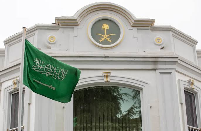surenewsKSA's tweet photo. أعلنت سفارة المملكة في سيئول أنه يجب على المواطنين السعوديين القادمين إلى كوريا:

• تعبئة نموذج الإقرار الصحي (Q-CODE) قبل الوصول بـ7 أيام.
• تعبئة بطاقة القدوم الإلكترونية قبل 3 أيام من السفر.

#نيوز https://t.co/9IGOCLq4L1