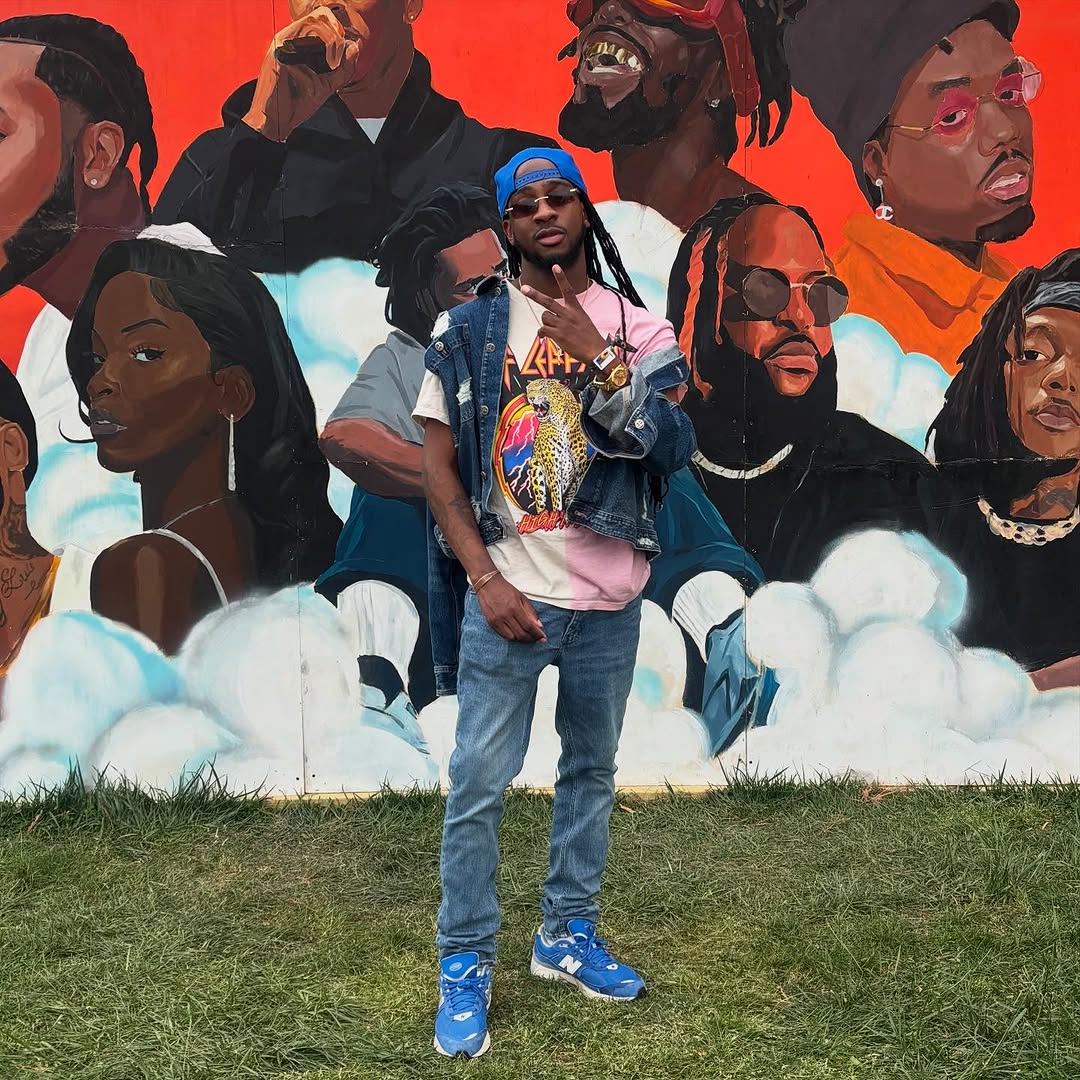 DefLeppard's tweet image. Weekend vibes. #DLFashionFriday

1. @alyssanplotts
2. @lauriecue
3. @marsgreenbak