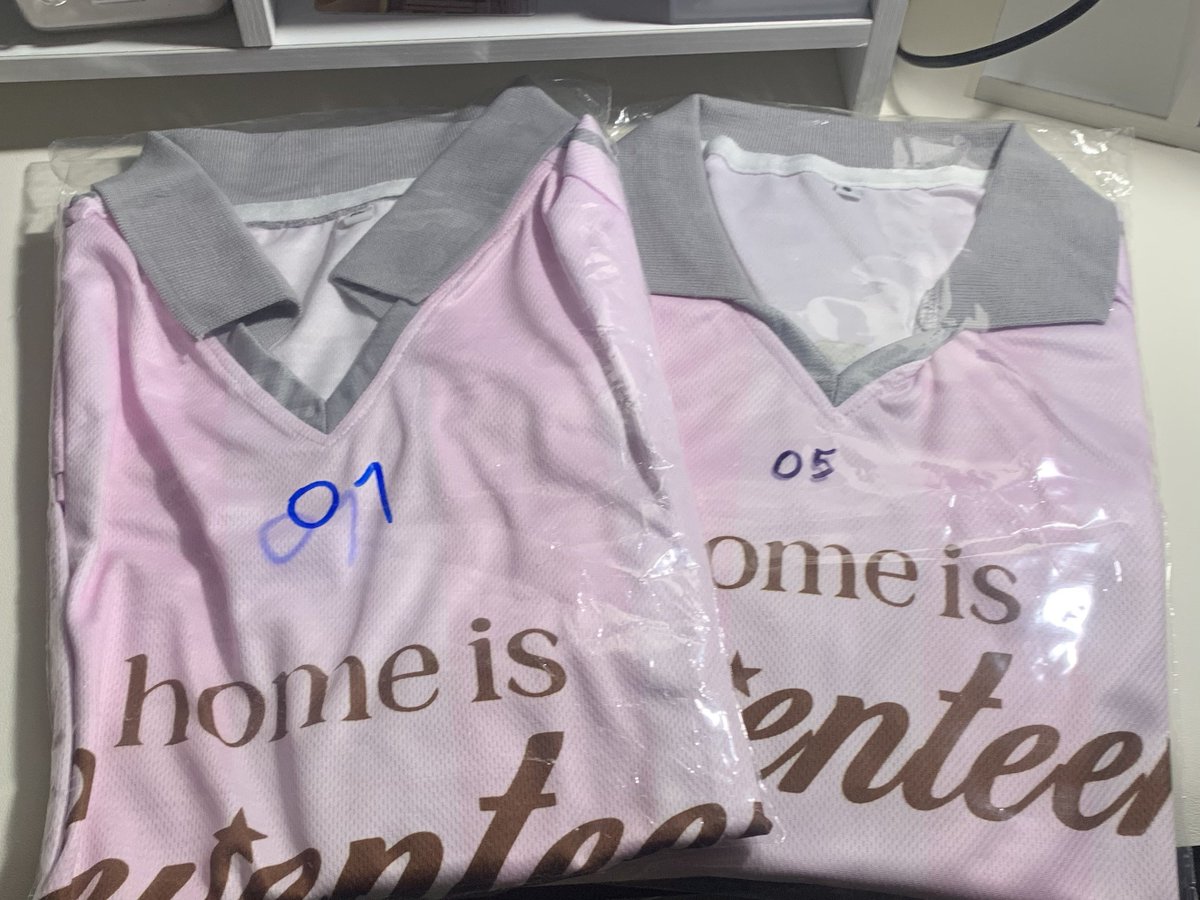 bleunelq's tweet photo. ส่งต่อ seventeen jersey
แค่แกะออกมาดูยังไม่ได้ใส่ ไม่ได้ซัก
เอสคุปส์ XL
โฮชิ S
ตัวละ 290฿ รวมส่ง
#ตลาดนัดสวนแครอท #ตลาดนัดseventeen https://t.co/Ub0qePYLKM