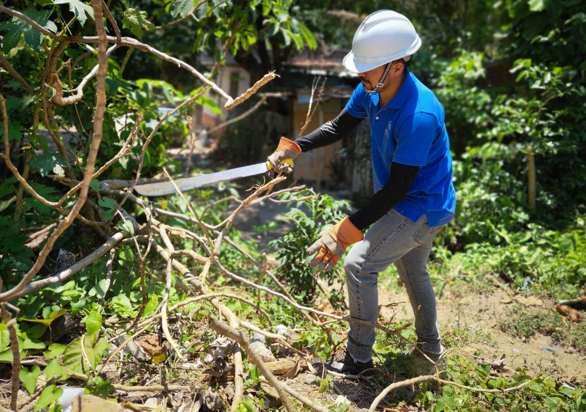 🔵 Nuestros #GestoresTerritoriales junto al #EquipoTácticoOperativo de <a href="/PROCIVILSV/">Protección Civil de El Salvador</a>, realizan la #JornadaDeMitigación en 📍colonia San Carlos, distrito de Ayutuxtepeque, San Salvador Centro.