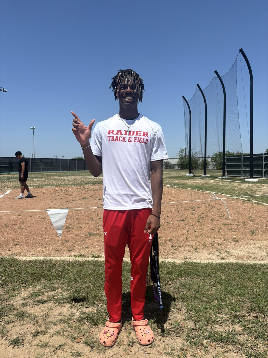 Congratulations to our 3rd Place finisher and Regional Qualifier in High Jump <a href="/KenyenSkelton/">Kenyen_Skelton17</a>